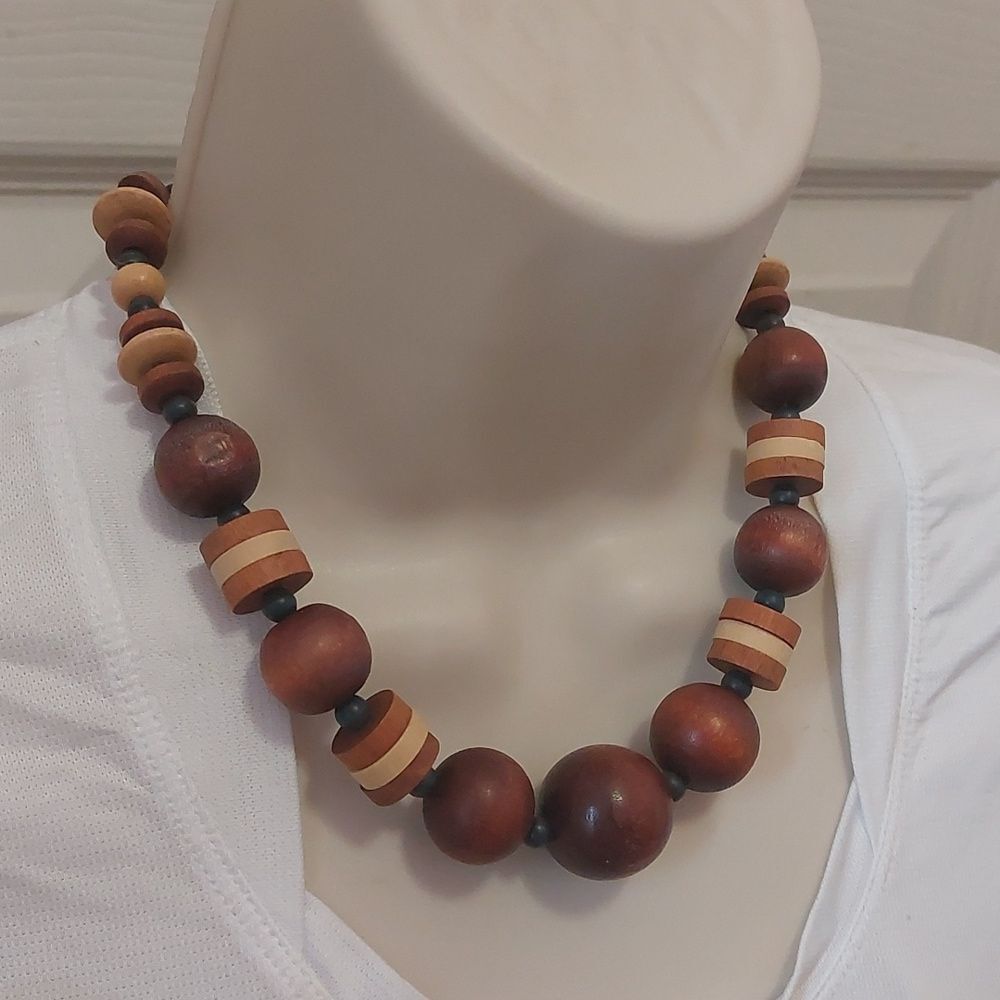 Vintage Two Tone Brown Tan Chunky Wood Bead Necklace - Picture 3 of 5
